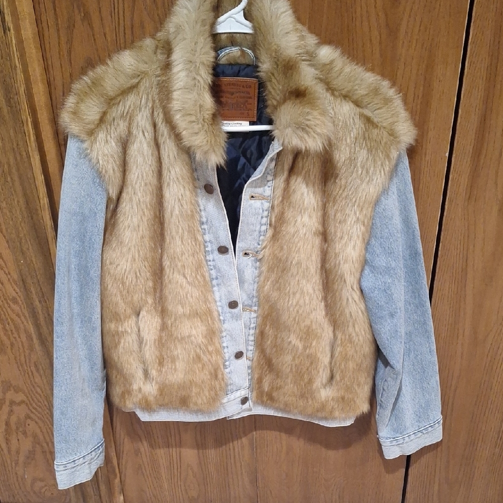 Levi's Oversided Trucker Light Blue Denim Jacket with Tan Faux Fur